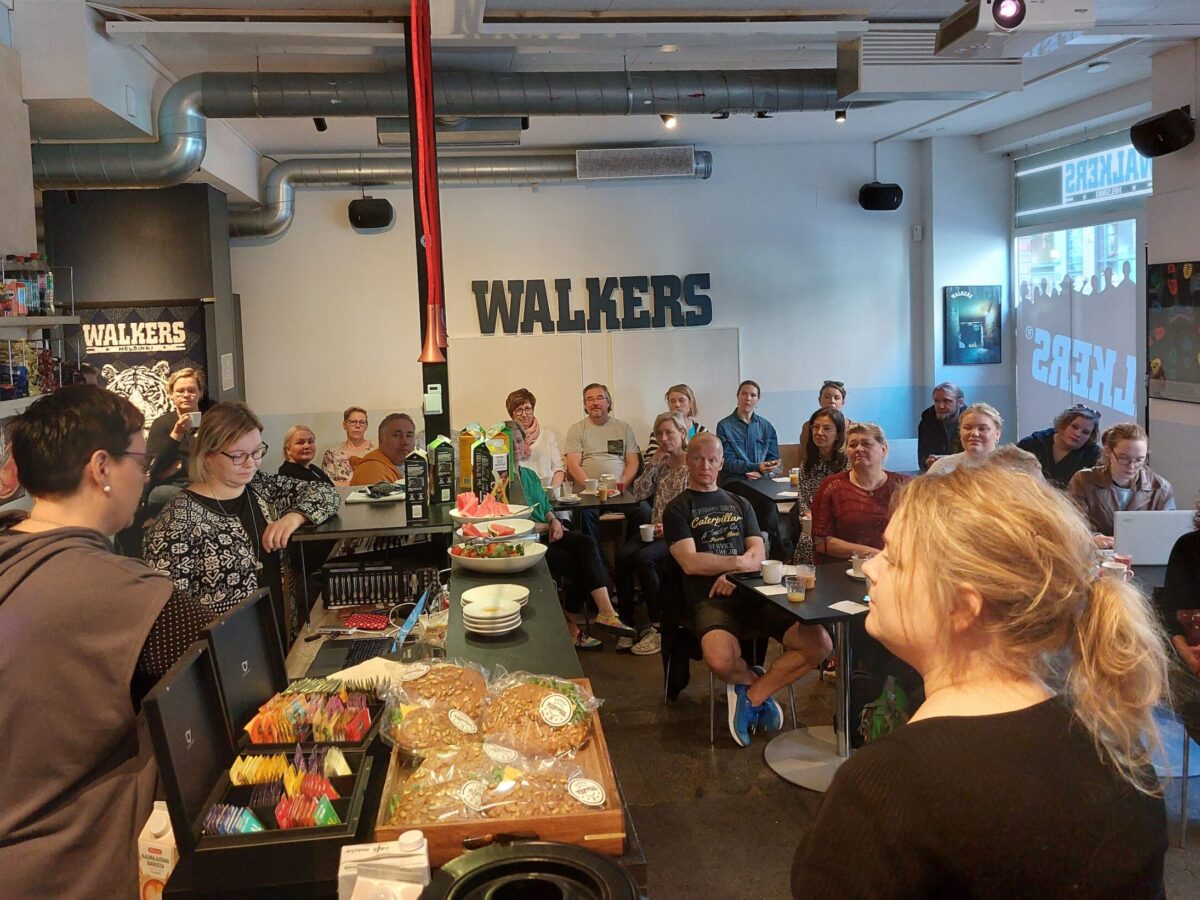Café Walkers tapahtumassa korostui aikuisten antaman ajan merkitys